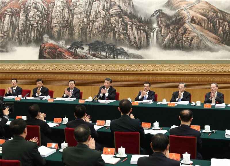 10月20日,中国共产党第十九次全国代表大会主席团在北京人民大会堂举行第二次会议。习近平、李克强、张德江、俞正声、刘云山、王岐山、张高丽等出席会议。
