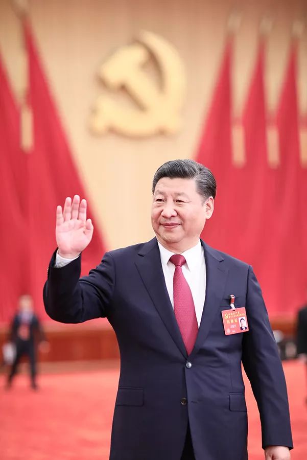 △2017年10月25日下午,习近平等领导同志在人民大会堂亲切会见出席党的十九大代表、特邀代表和列席人员。