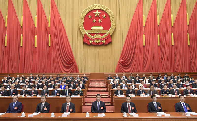 3月5日,第十三届全国人民代表大会第二次会议在北京人民大会堂开幕。党和国家领导人习近平、李克强、汪洋、王沪宁、赵乐际、韩正、王岐山等出席会议。新华社记者 李学仁 摄