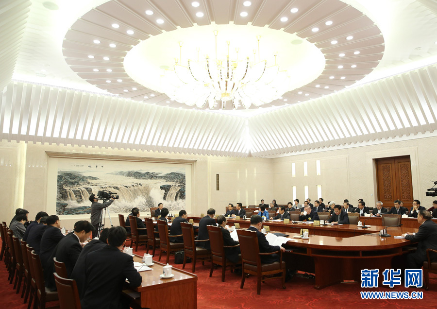 12月27日，十二届全国人大常委会第三十九次委员长会议在北京人民大会堂举行，张德江委员长主持。 新华社记者丁林摄 