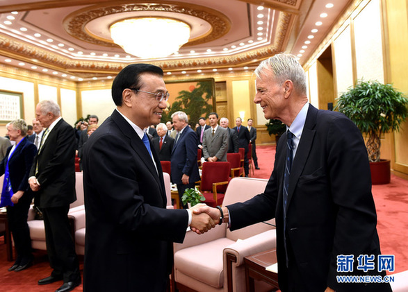 李克强同外国专家举行新春座谈会 李克强同外国专家举行新春座谈会