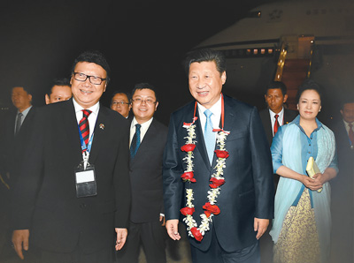 习近平抵达雅加达出席亚非领导人会议和万隆会议60周年纪念活动 习近平抵达雅加达出席亚非领导人会议和万隆会议60周年纪念活动