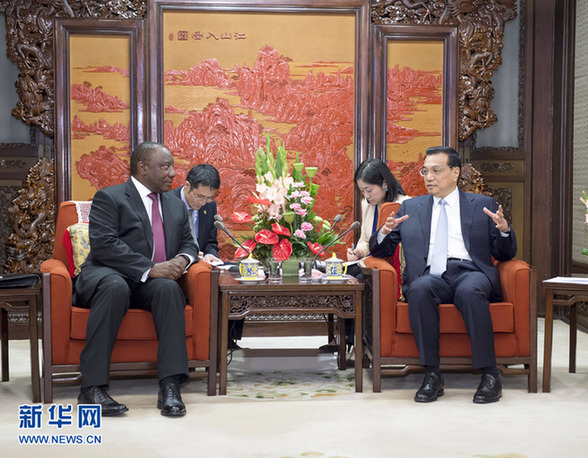 李克强会见南非副总统拉马福萨
