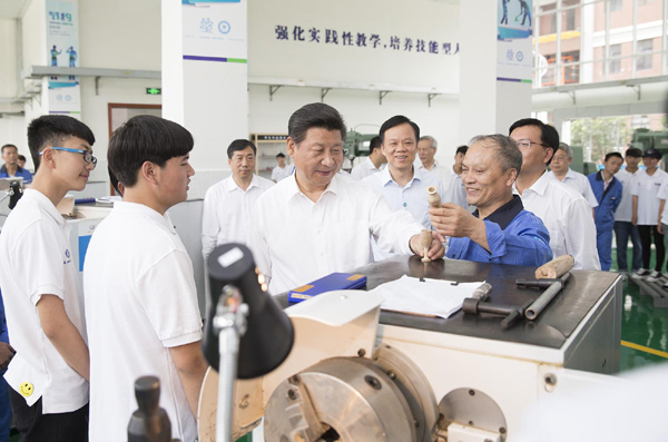 习近平考察贵州:贵州发展大数据确实有道理